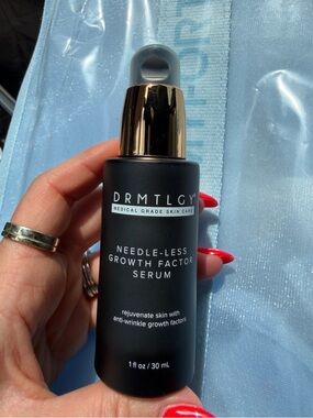 DRMTLCY Needle-Less Growth Factor Serum — Black